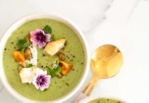 몸의 균형을 잡아주는 운동과 자연식의 조화 a bowl of soup with a spoon