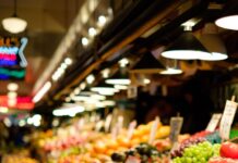 일상 속 웰니스 문화, 작은 변화로 건강한 삶 만들기 vegetable stand photo