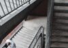 MZ세대부터 시니어까지… ‘슬기로운 걷기 습관’이 만드는 건강한 일상 man walking upstairs
